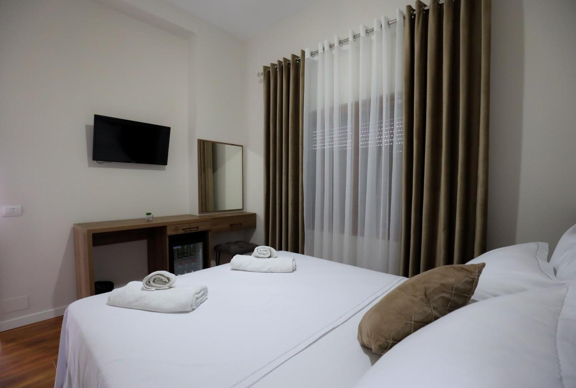 Elona'S Rooms กรูเยอ ภายนอก รูปภาพ