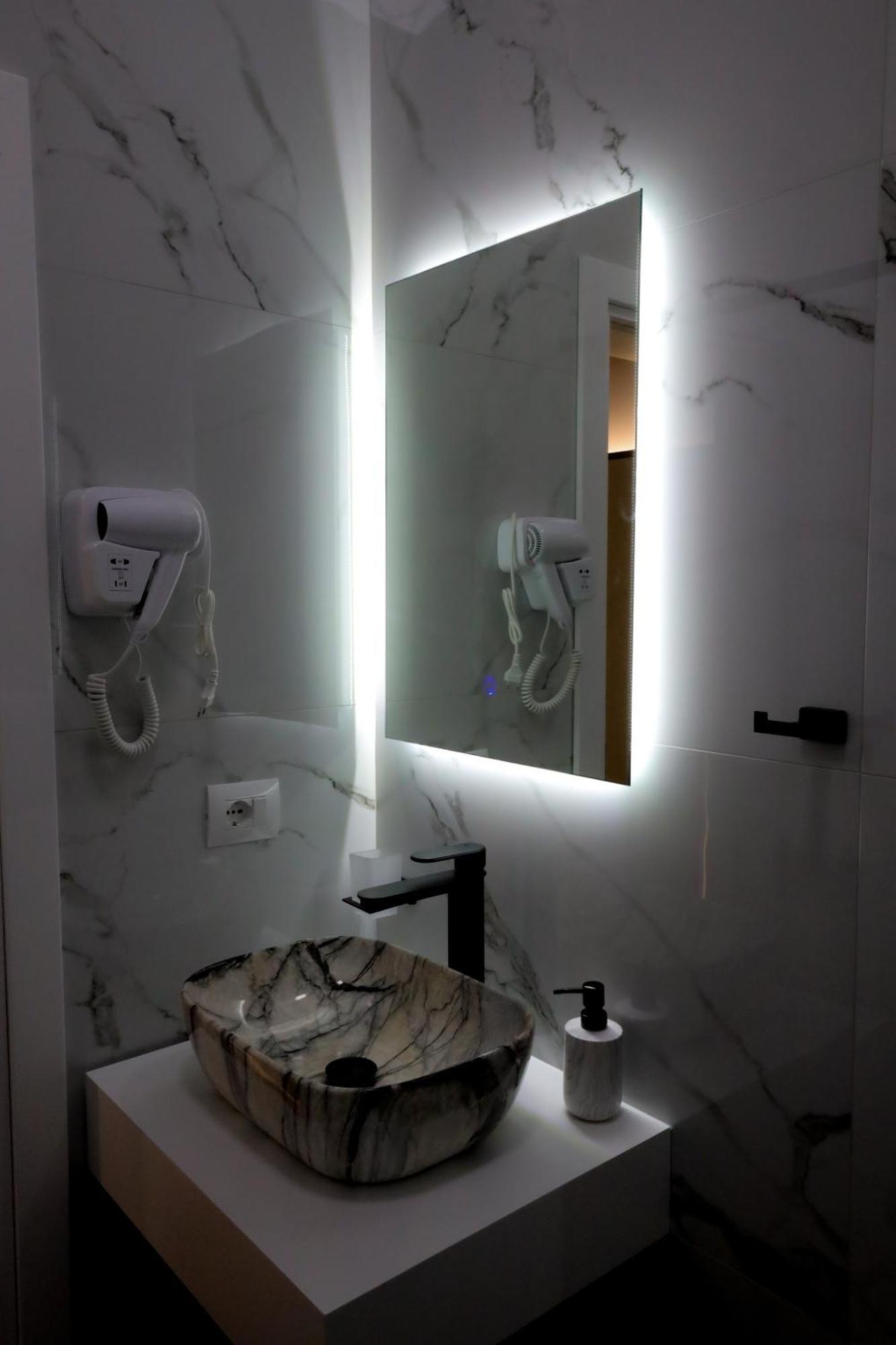 Elona'S Rooms กรูเยอ ภายนอก รูปภาพ