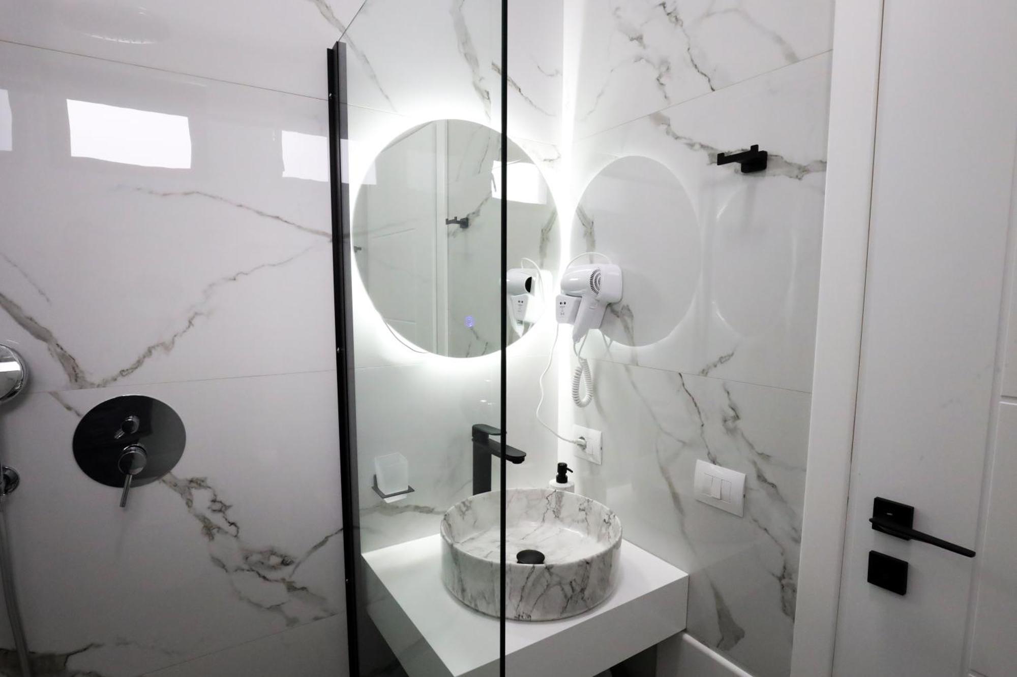 Elona'S Rooms กรูเยอ ภายนอก รูปภาพ