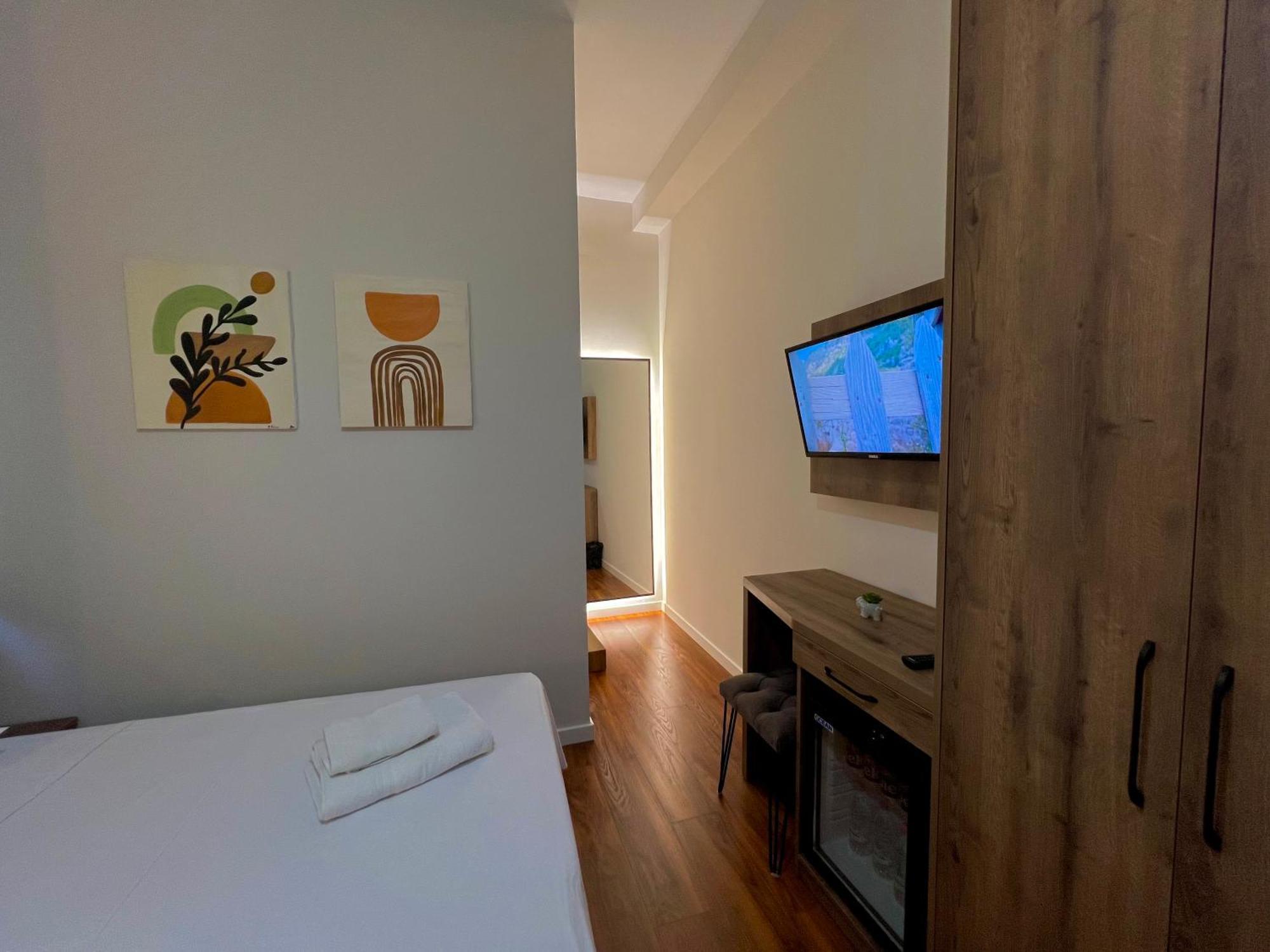 Elona'S Rooms กรูเยอ ภายนอก รูปภาพ