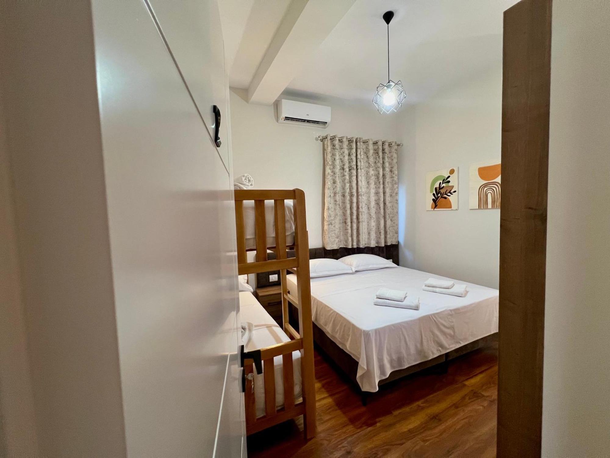 Elona'S Rooms กรูเยอ ภายนอก รูปภาพ